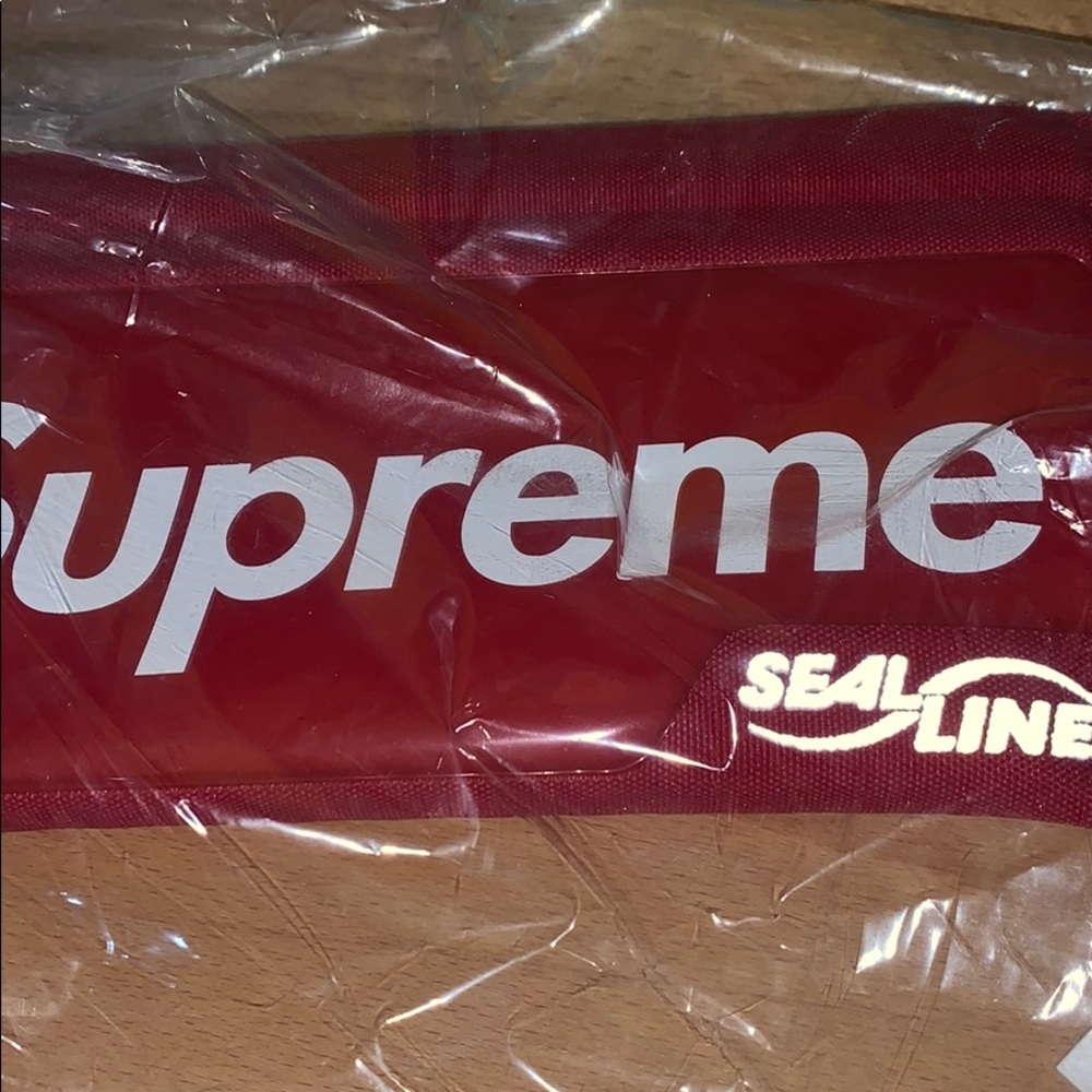 Supreme seal line
